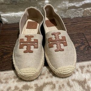 Tory Burch Espadrilles - size 6.5 - Linen w/gold threading and tan leather logo